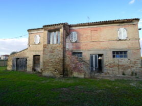 Agenzia Immobiliare Caporalini - Casa colonica - Annuncio SS837 - Foto: 2
