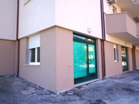 Agenzia Immobiliare Caporalini - Locale commerciale - Annuncio SS843 - Foto: 2